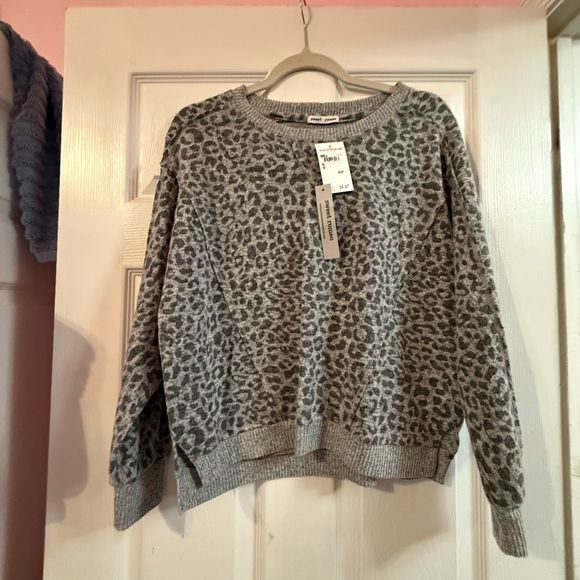 Sweet Romeo Gray Animal Print Sweater - Picture 1 of 4